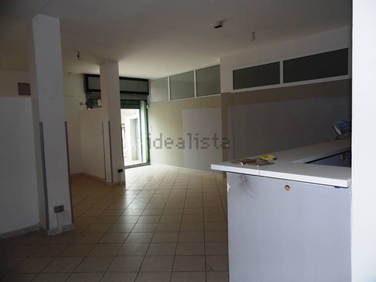 locale commerciale in affitto a Baronissi