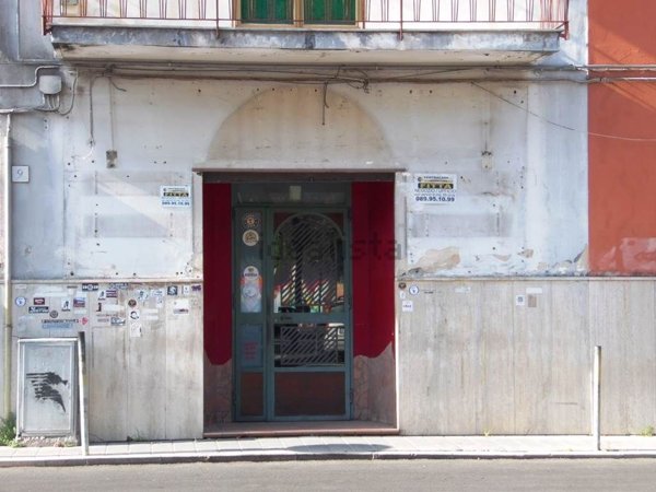 locale commerciale in affitto a Baronissi
