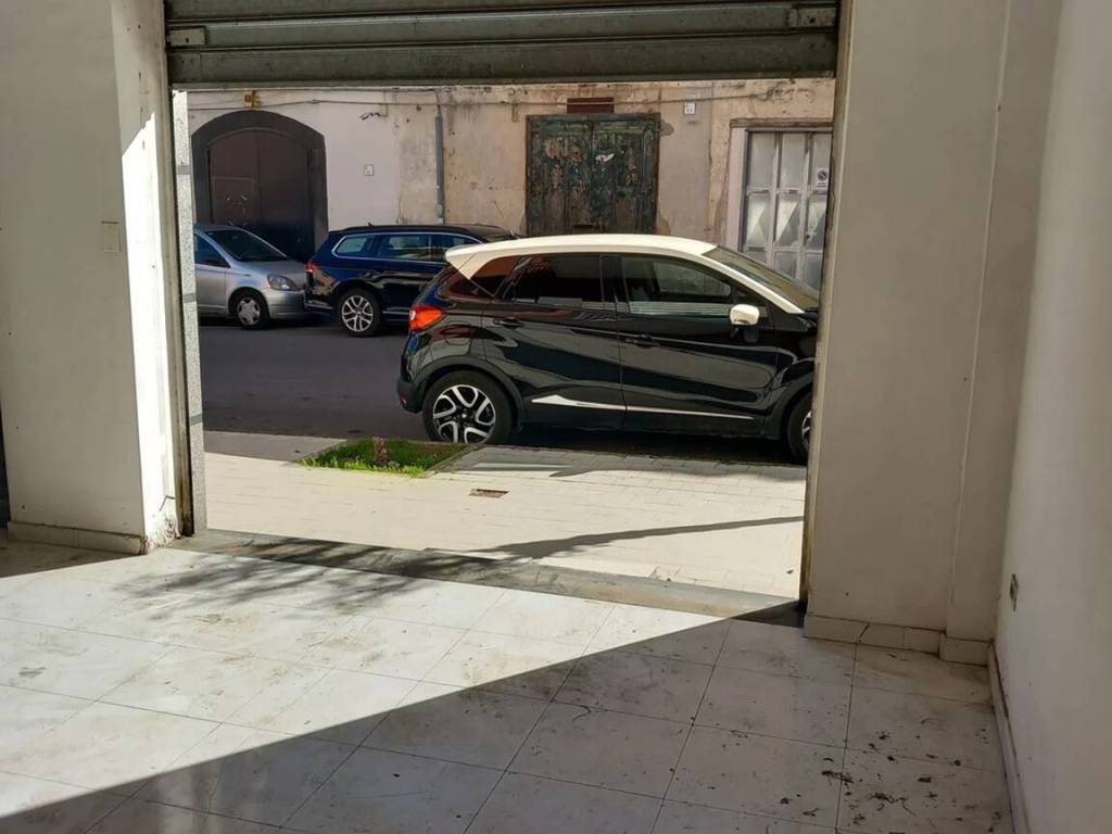 negozio in affitto a Baronissi