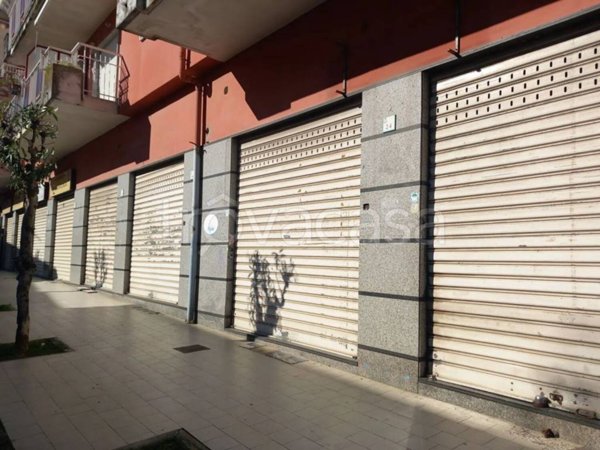 negozio in affitto a Baronissi in zona Saragnano