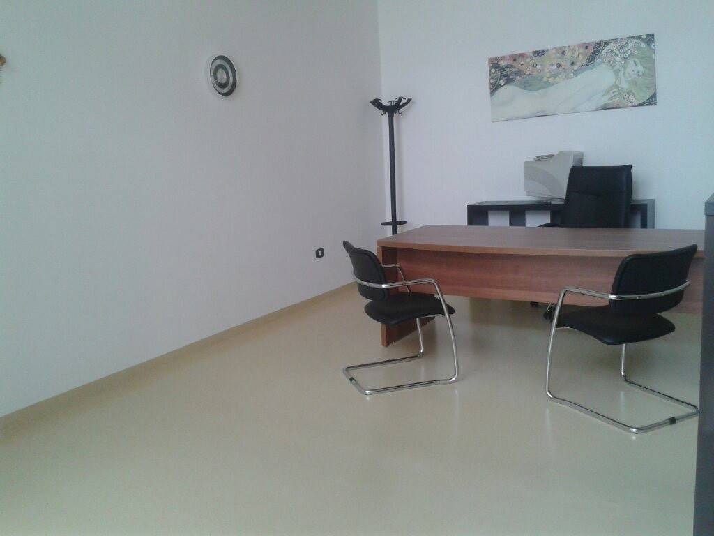 ufficio in affitto a Baronissi in zona Saragnano