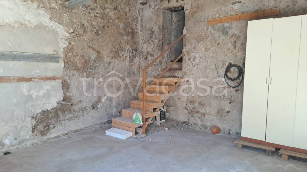 locale commerciale in affitto a Baronissi