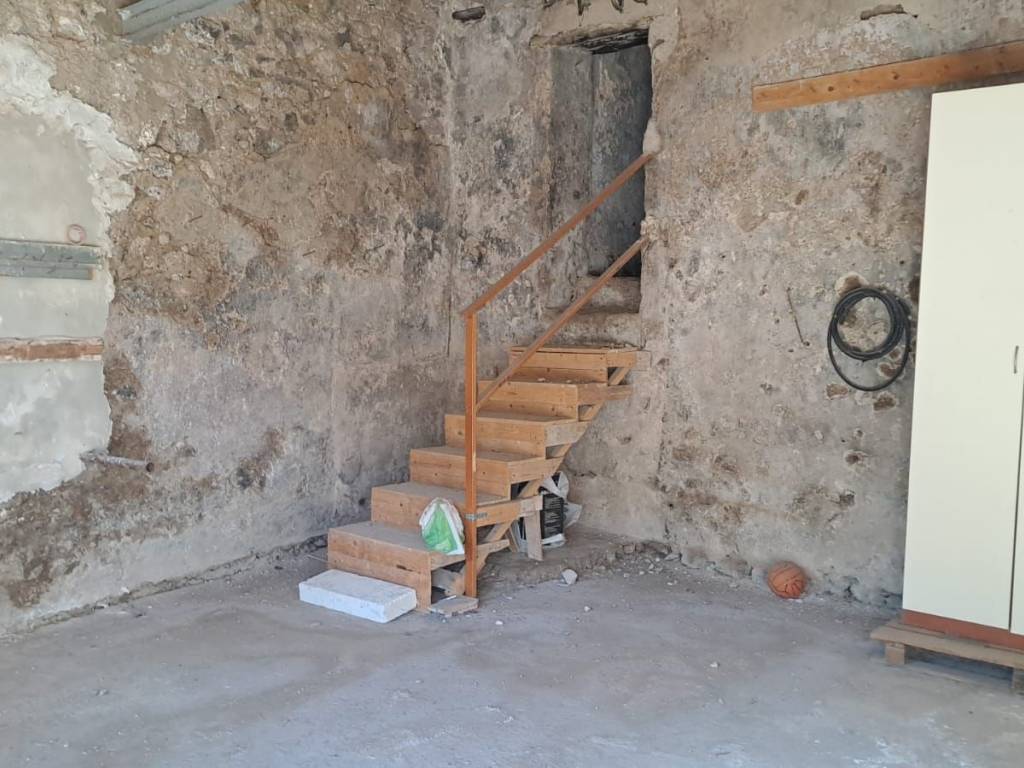 locale commerciale in affitto a Baronissi