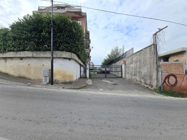 negozio in affitto a Baronissi in zona Antessano