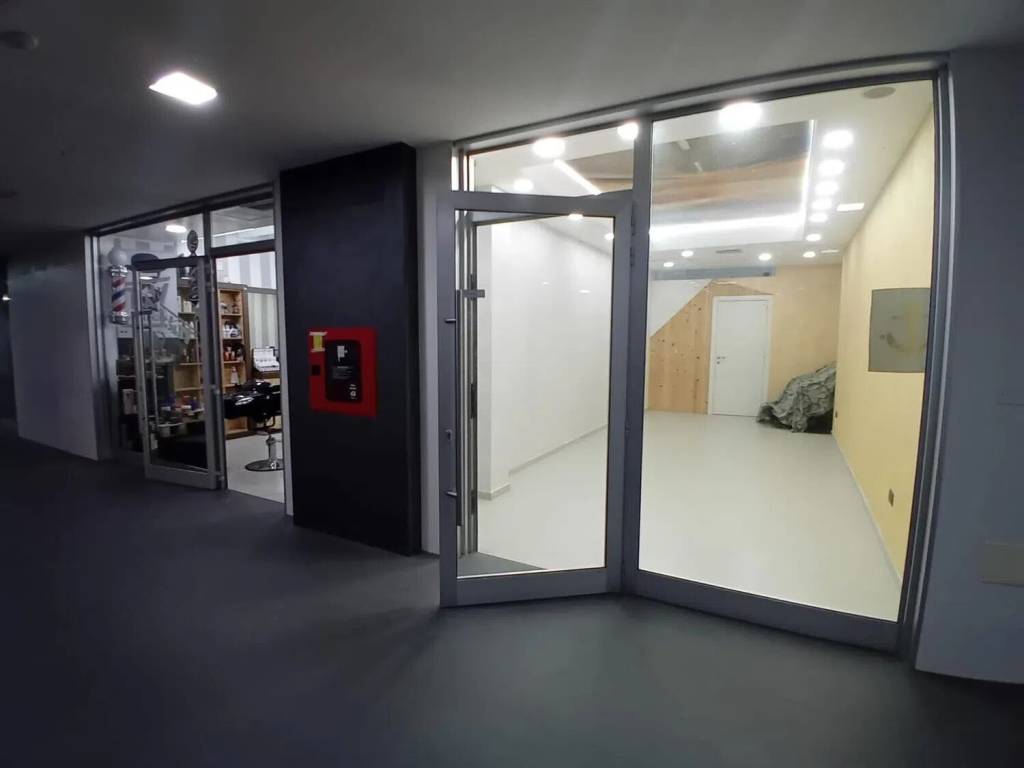 negozio in affitto a Baronissi