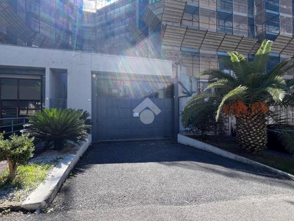 locale commerciale in affitto a Baronissi in zona Antessano