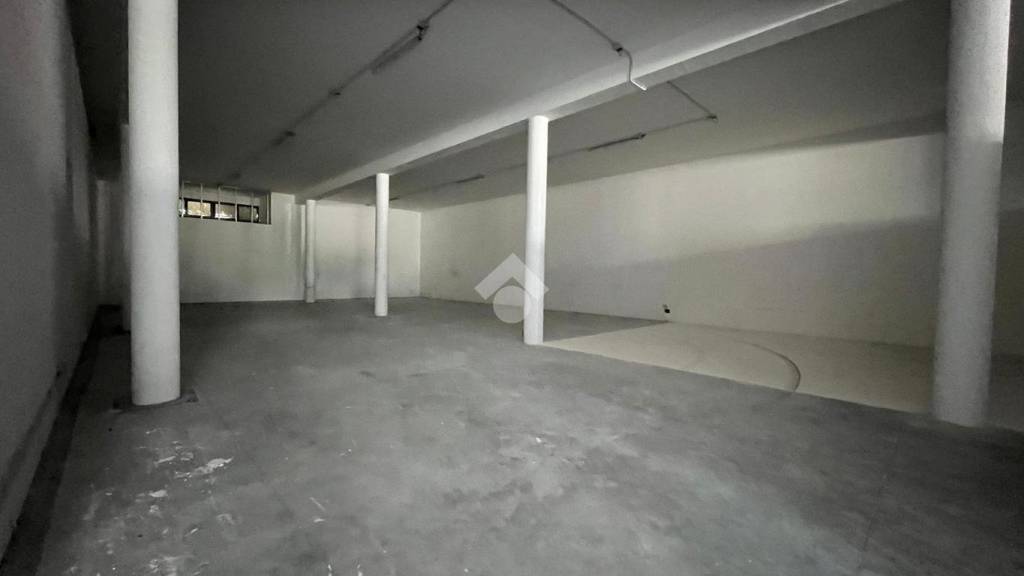 locale commerciale in affitto a Baronissi in zona Antessano