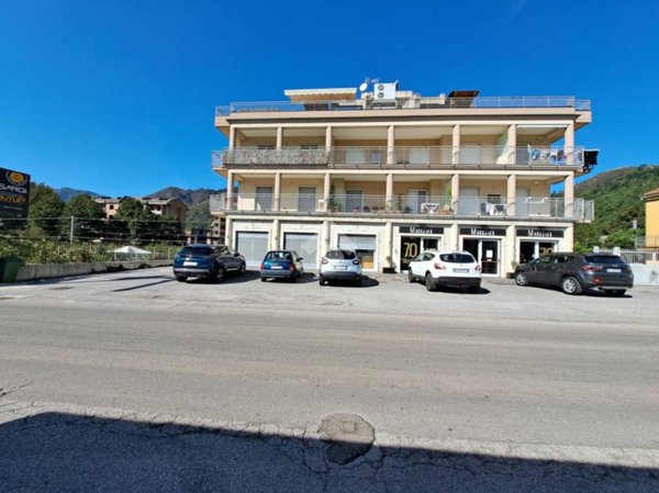 negozio in affitto a Baronissi