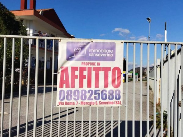 negozio in affitto a Baronissi