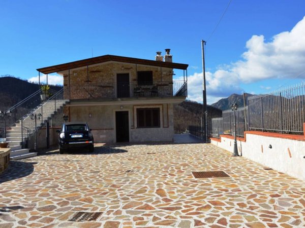 casa indipendente in affitto a Baronissi in zona Caprecano