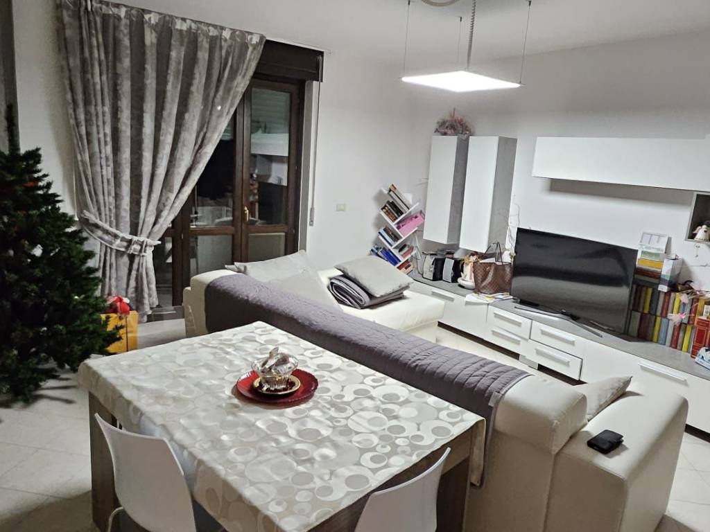 appartamento in affitto a Baronissi in zona Antessano