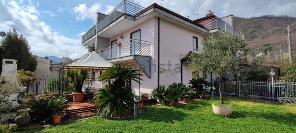 casa indipendente in affitto a Baronissi