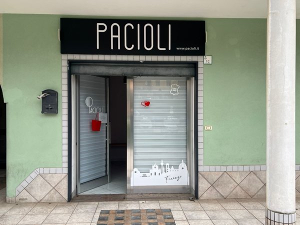 locale commerciale in affitto a Baronissi