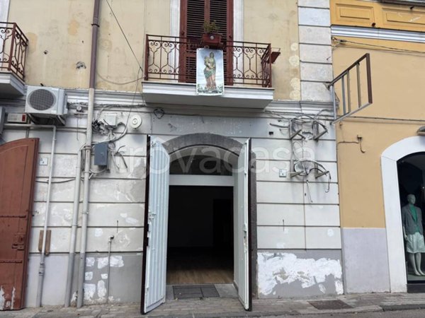 negozio in affitto a Baronissi
