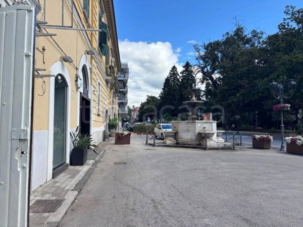 negozio in affitto a Baronissi