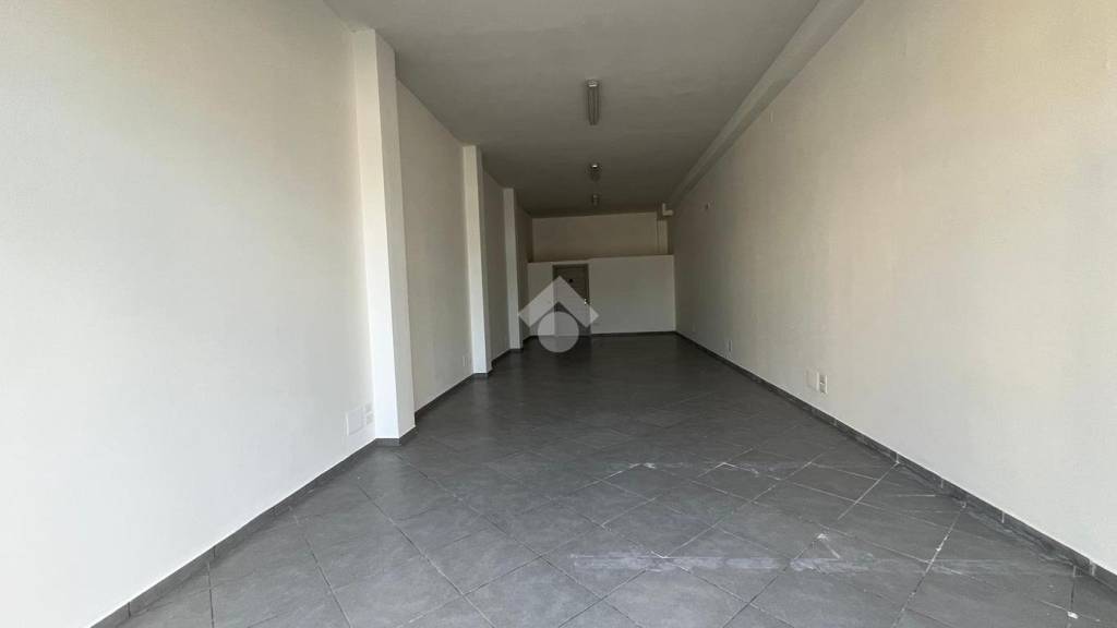 negozio in affitto a Baronissi