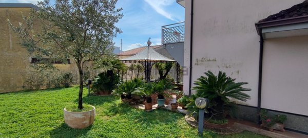 casa indipendente in affitto a Baronissi in zona Saragnano
