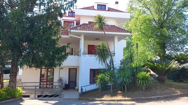 casa indipendente in affitto a Baronissi in zona Orignano