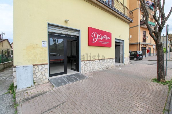negozio in affitto a Baronissi