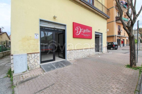 negozio in affitto a Baronissi