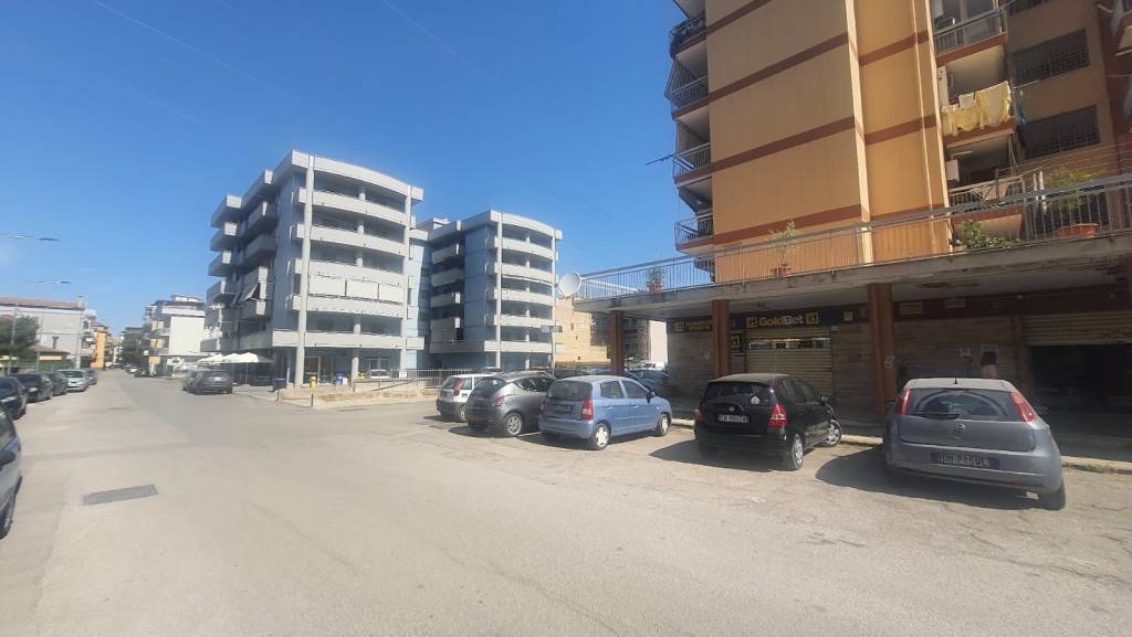 locale commerciale in affitto a Battipaglia