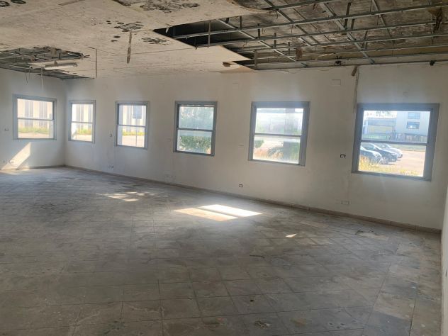 locale commerciale in affitto a Battipaglia