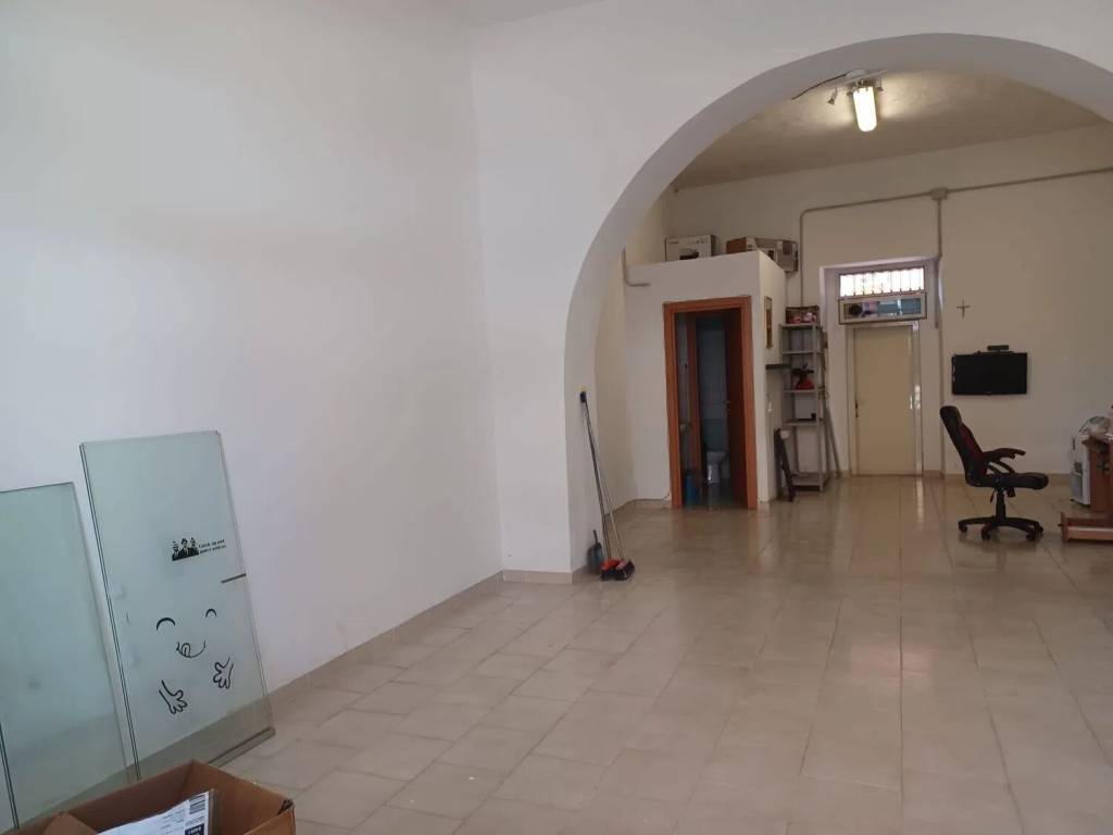 negozio in affitto a Battipaglia in zona Belvedere