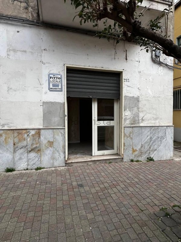 locale commerciale in affitto a Battipaglia