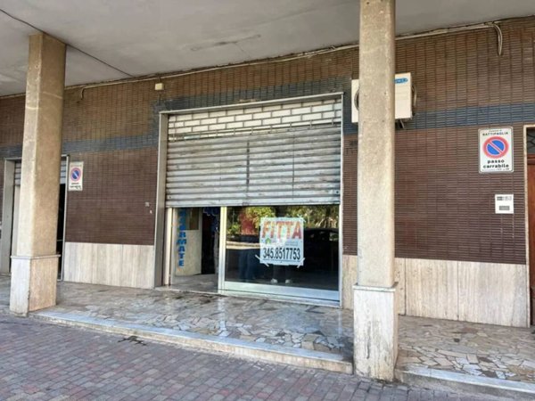 negozio in affitto a Battipaglia