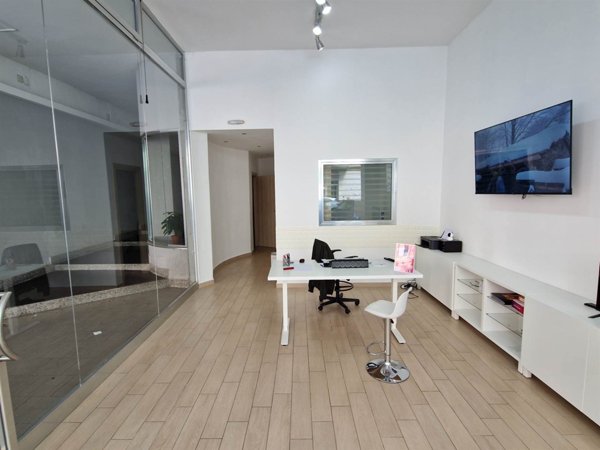negozio in affitto a Battipaglia in zona Centro Città