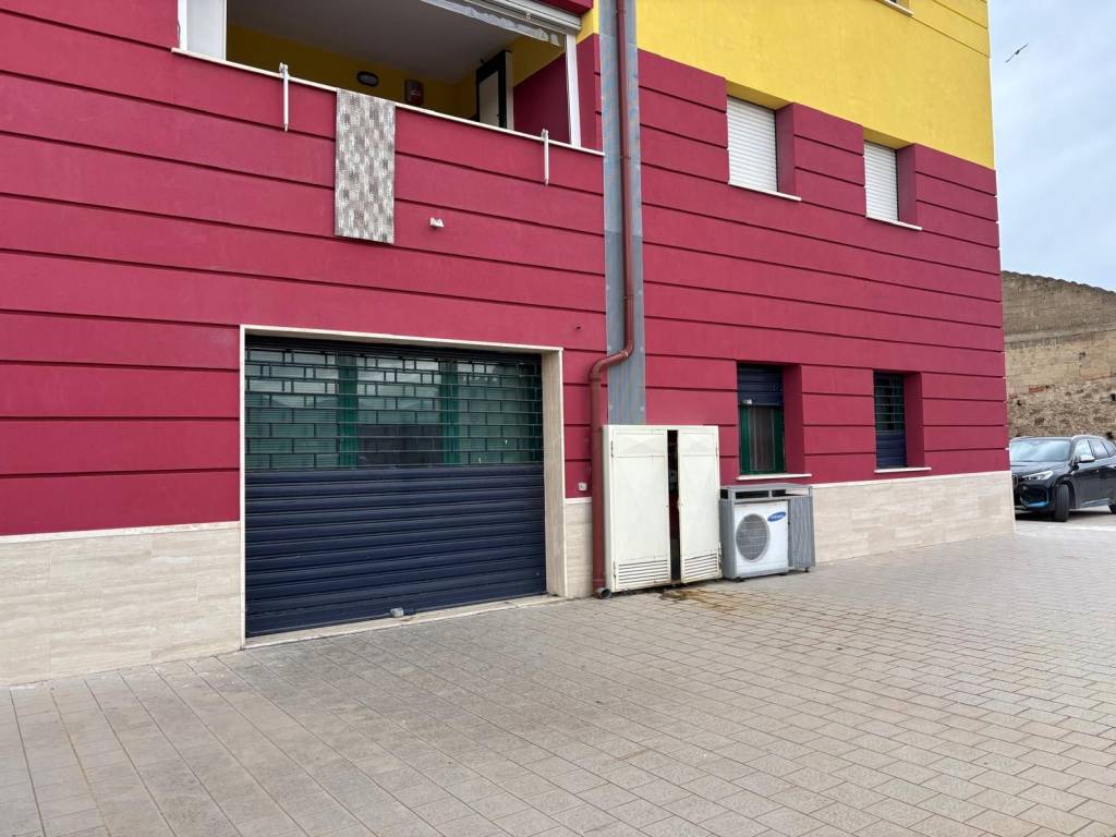 negozio in affitto a Battipaglia in zona Belvedere