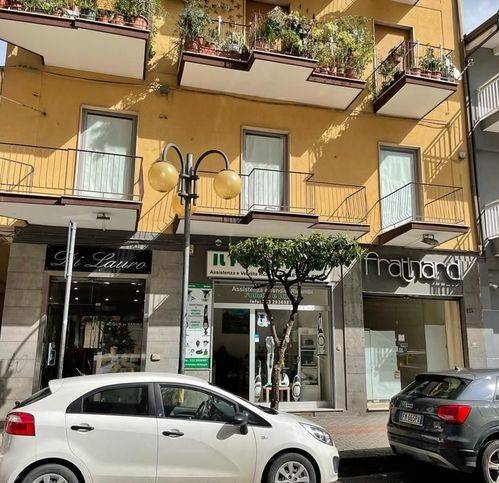 negozio in affitto a Battipaglia