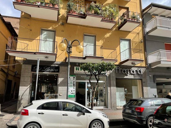 negozio in affitto a Battipaglia