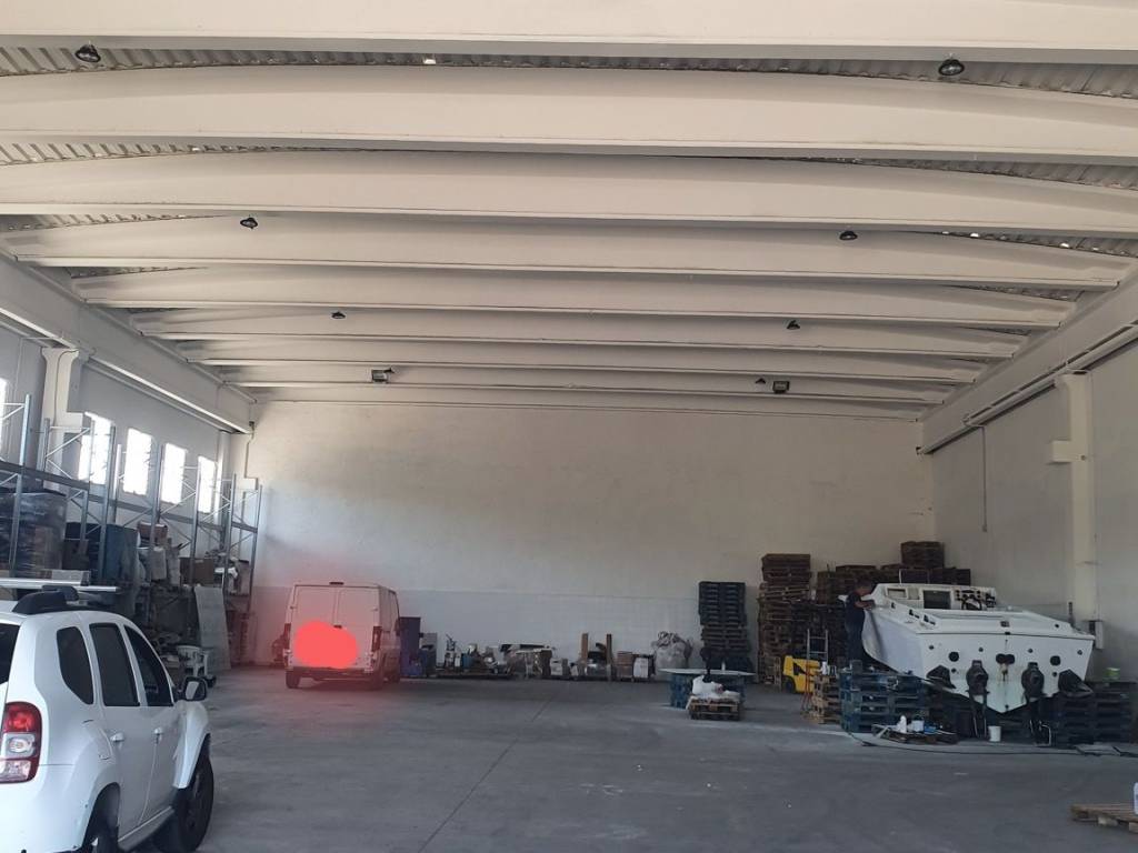 locale commerciale in affitto a Battipaglia