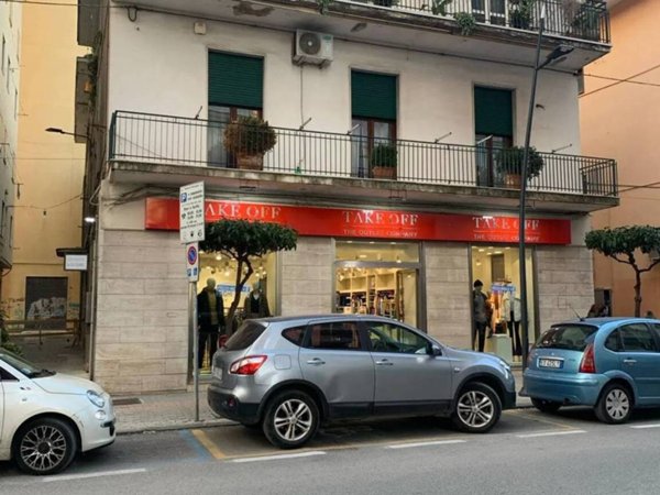 negozio in affitto a Battipaglia