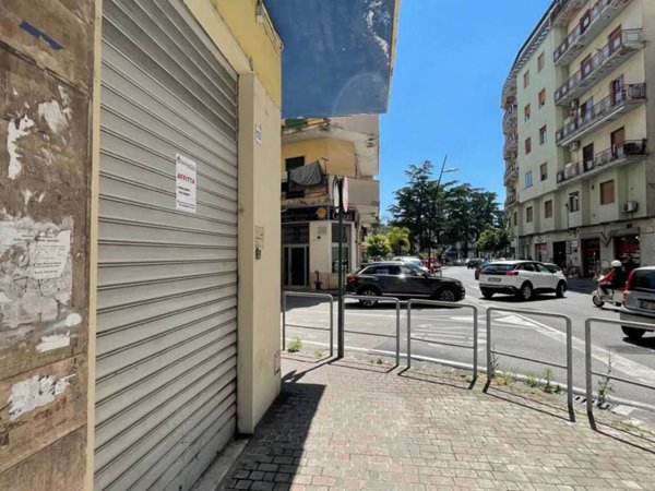 negozio in affitto a Battipaglia in zona Centro Città