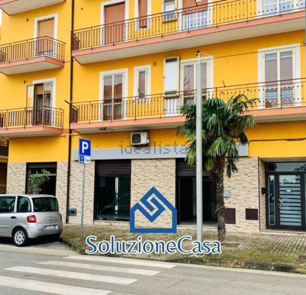 locale commerciale in affitto a Battipaglia
