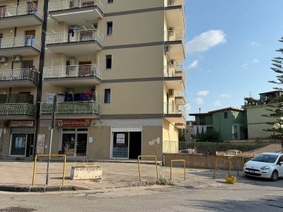 locale commerciale in affitto a Battipaglia in zona Belvedere