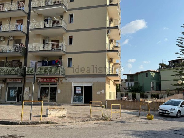 locale commerciale in affitto a Battipaglia in zona Belvedere