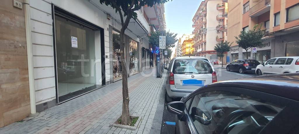 negozio in affitto a Battipaglia