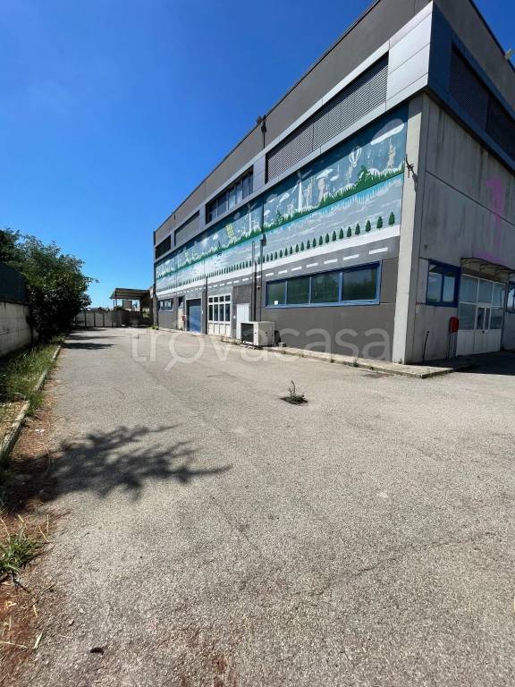 locale commerciale in affitto a Battipaglia