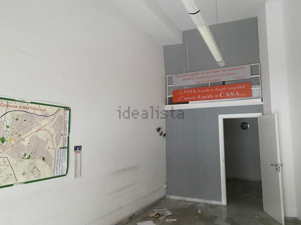 locale commerciale in affitto a Battipaglia