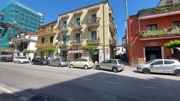 locale commerciale in affitto a Battipaglia