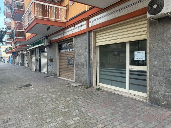 locale commerciale in affitto a Battipaglia