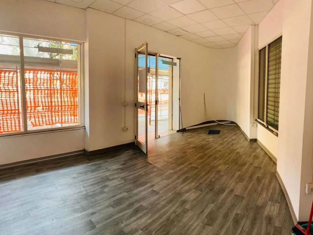 negozio in affitto a Battipaglia