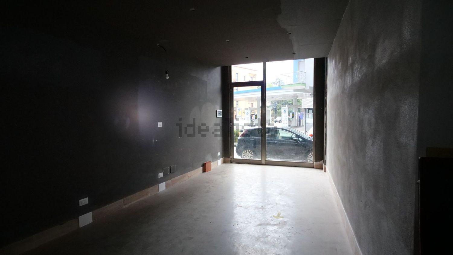 negozio in affitto a Battipaglia in zona Serroni