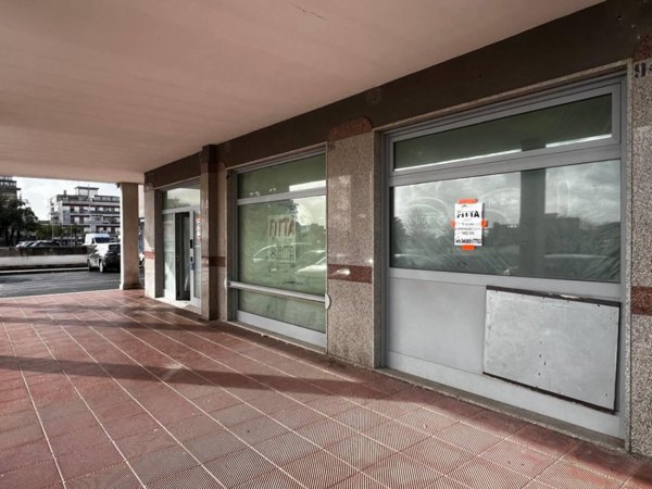 locale commerciale in affitto a Battipaglia