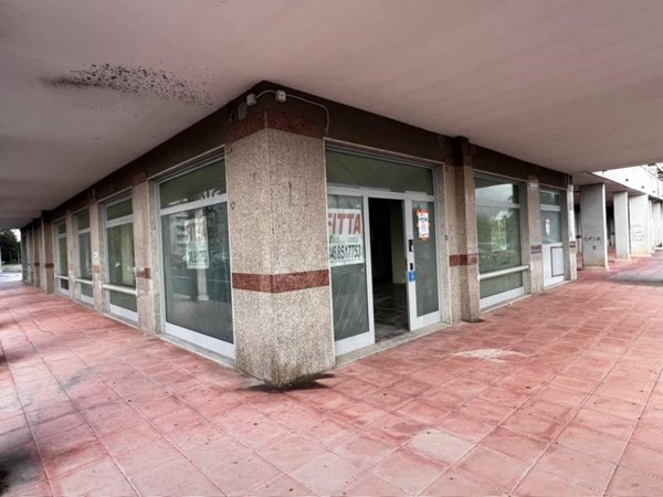 negozio in affitto a Battipaglia