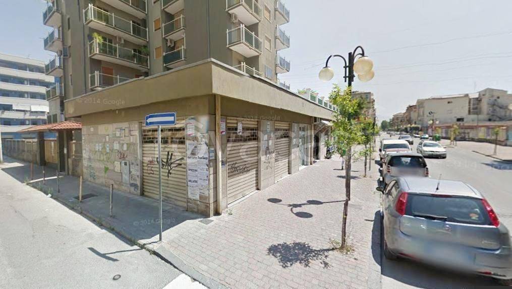negozio in affitto a Battipaglia