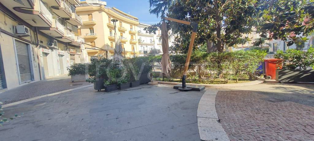 negozio in affitto a Battipaglia